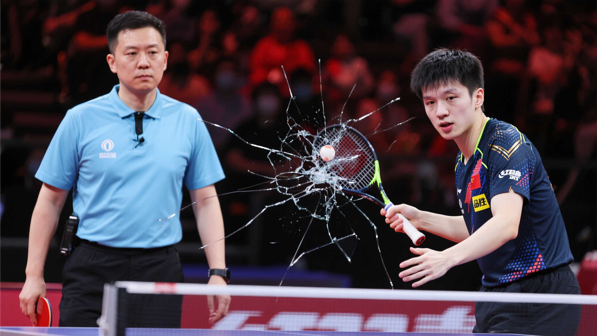 王楚钦球拍疑被故意损坏!折痕清晰裁判无动于衷,赢球后难平怒火 王楚钦球拍疑被故意损坏!折痕清晰裁判无动于衷,赢球后难平怒火